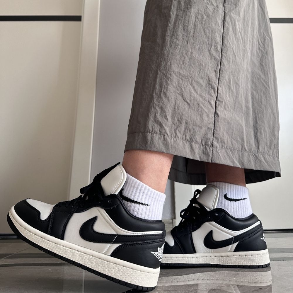 Air Jordan 1 Low SE Vintage Panda