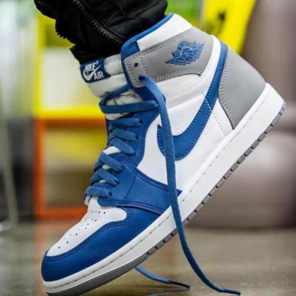 Air Jordan 1 Retro High OG True Blue