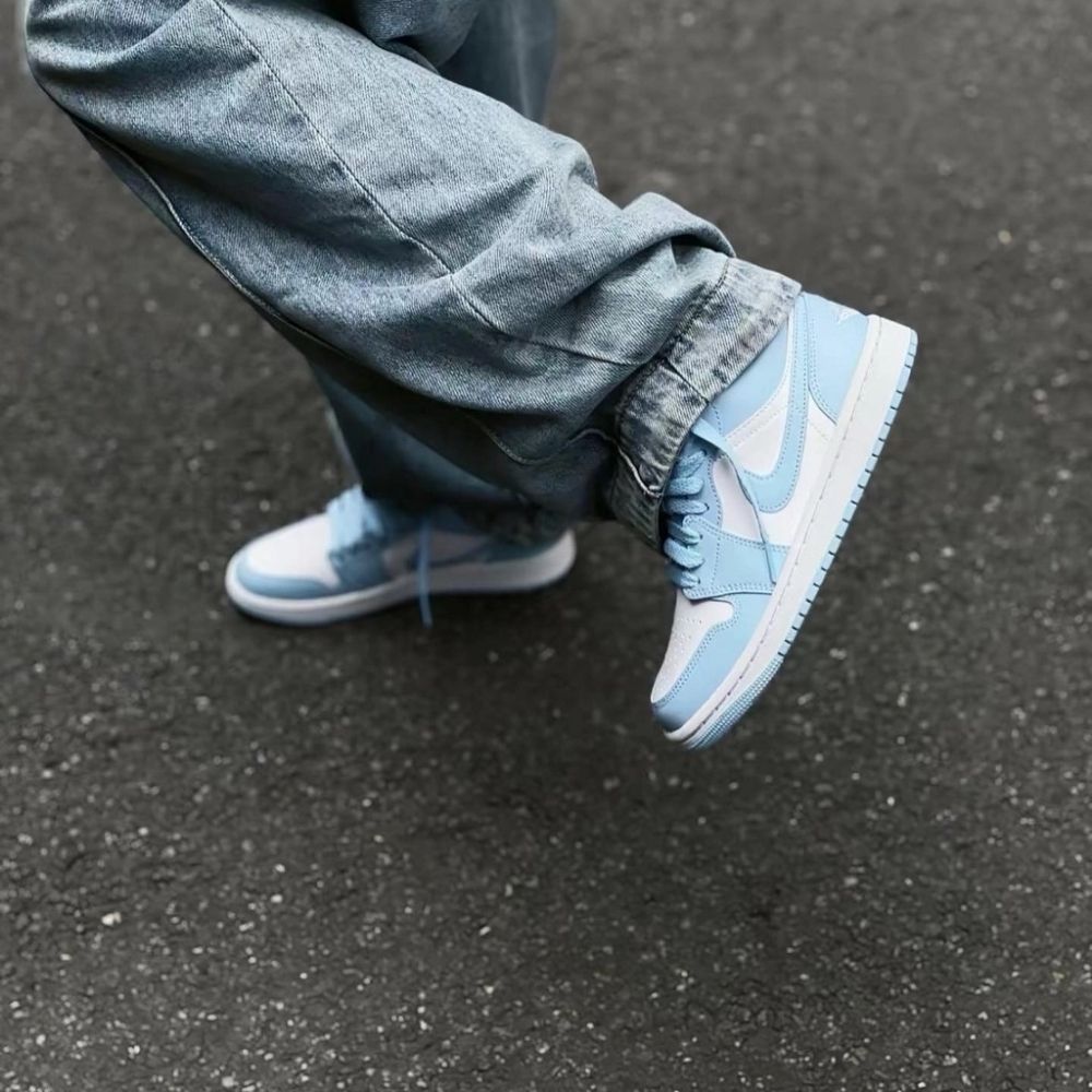 Air Jordan 1 Low Aluminum Light Blue