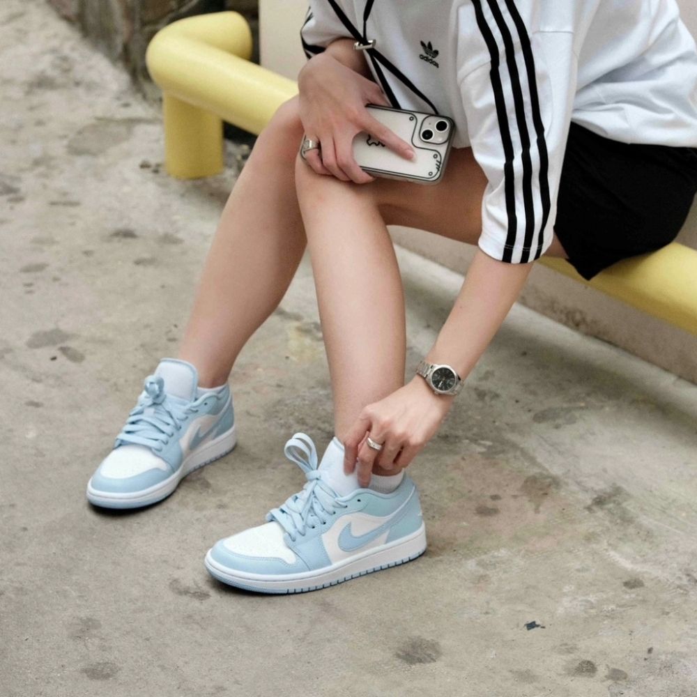 Air Jordan 1 Low Aluminum Light Blue