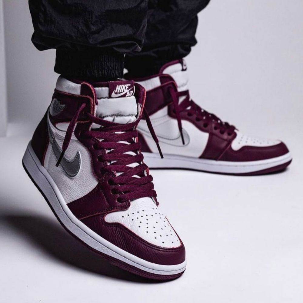 Air Jordan 1 Retro High OG Bordeaux