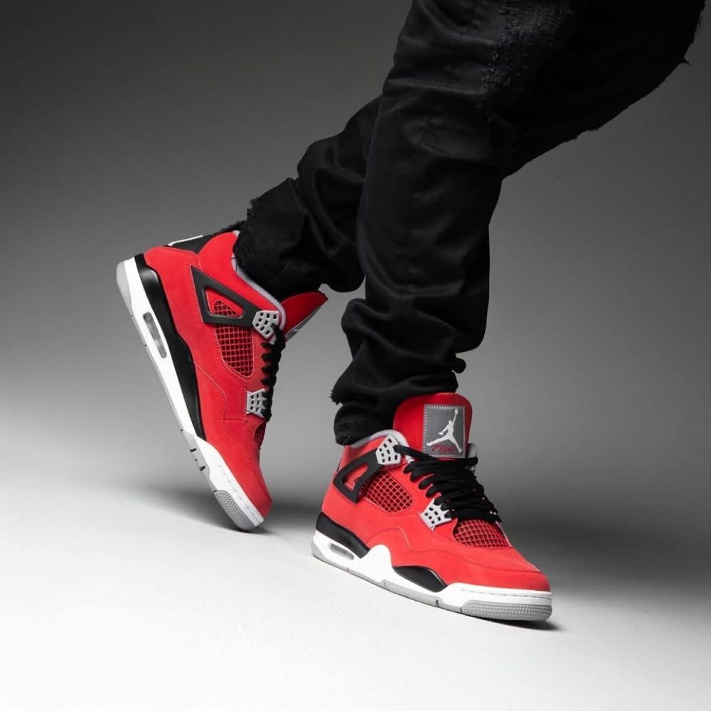 Air Jordan 4 Retro Toro Bravo Fire Red