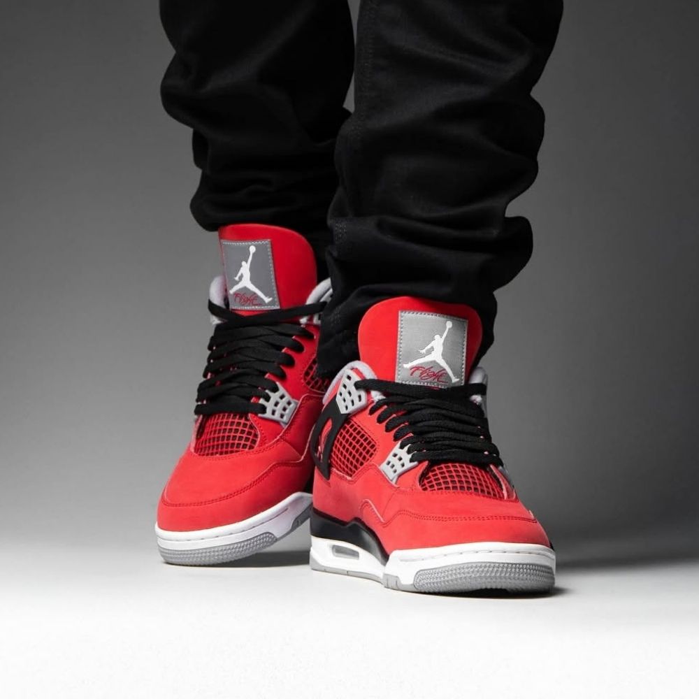 Air Jordan 4 Retro Toro Bravo Fire Red