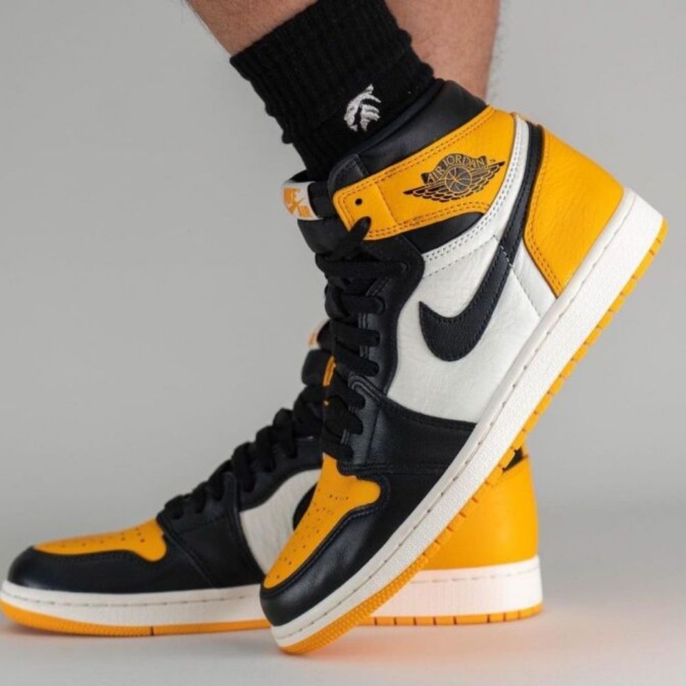 Air Jordan 1 Retro High OG Taxi Orange