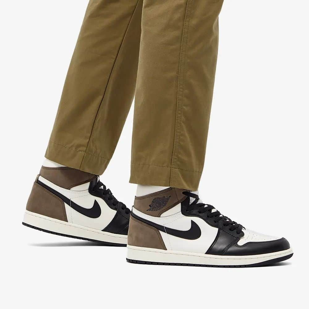 Air Jordan 1 Retro High OG Dark Mocha