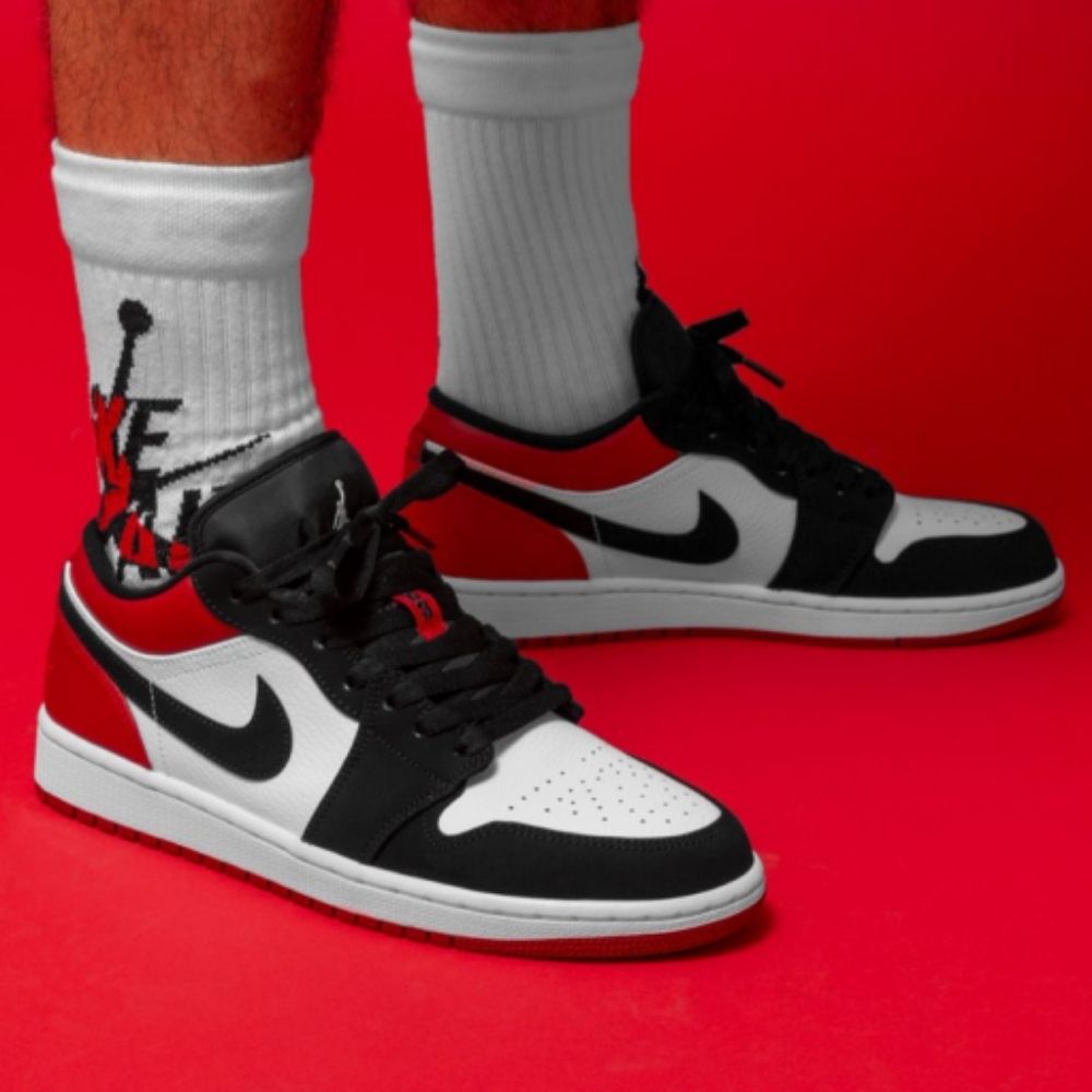 Air Jordan 1 Low Black Toe