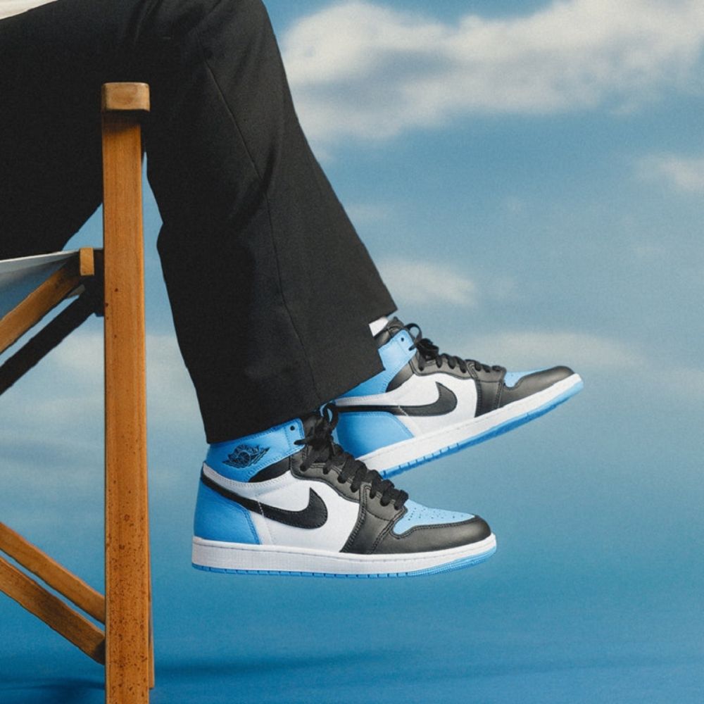 Air Jordan 1 Retro High OG UNC Toe Blue