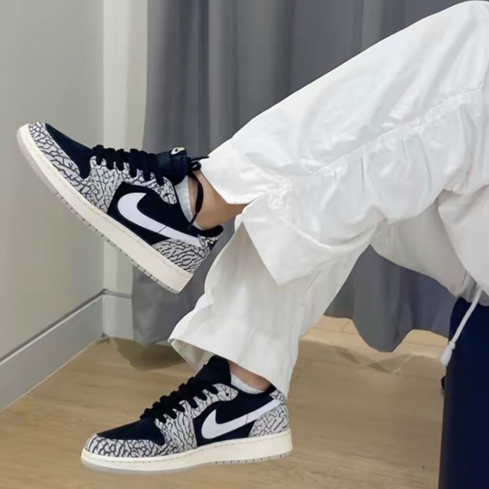 Air Jordan 1 Retro Low OG Black Cement