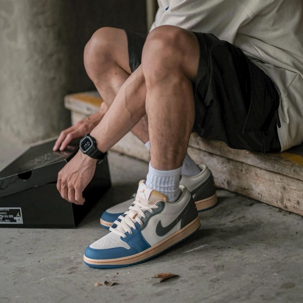 Air Jordan 1 Low SE Tokyo Vintage UNC Grey