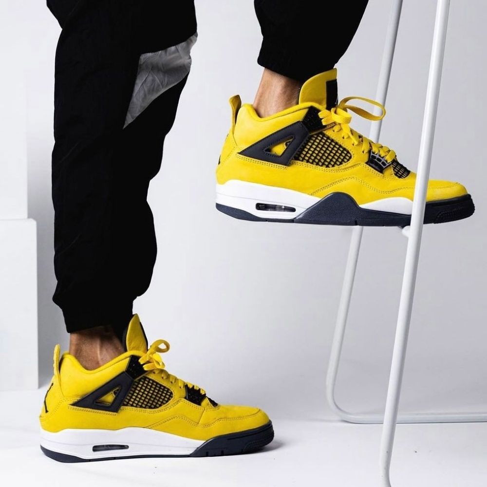 Air Jordan 4 Retro Lightning Yellow 2021