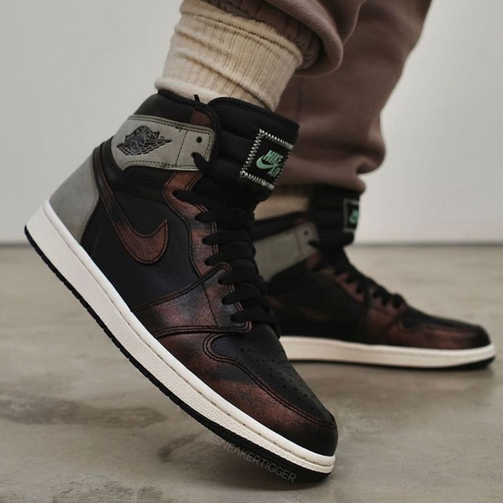 Air Jordan 1 Retro High OG Patina