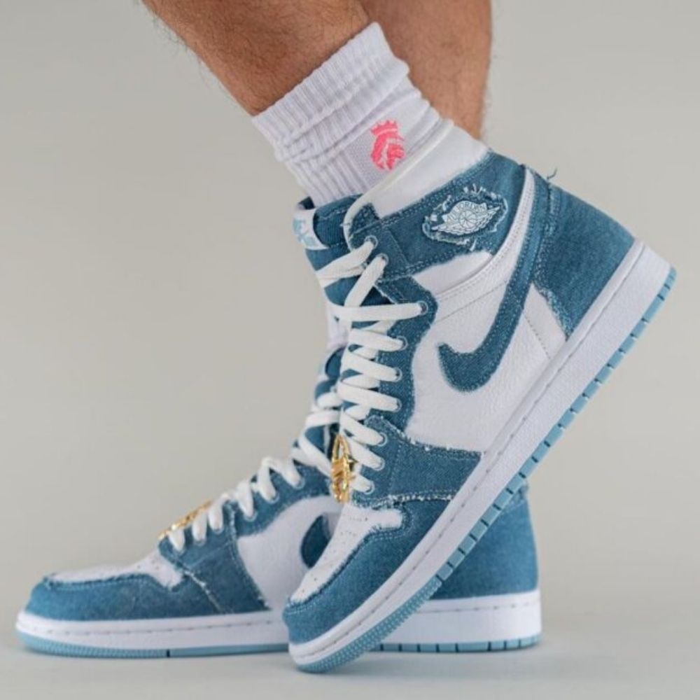 Air Jordan 1 Retro High OG Denim Blue
