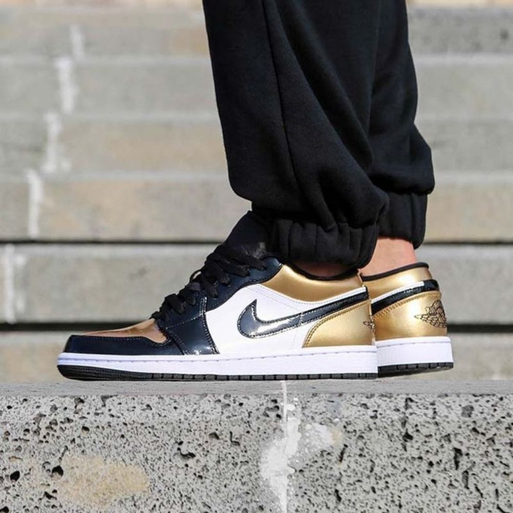Air Jordan 1 Low Gold Toe Black