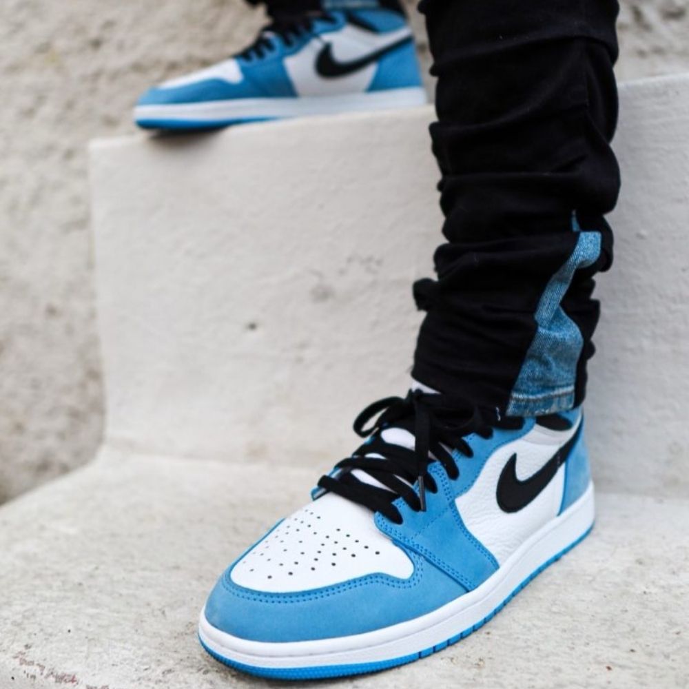 Air Jordan 1 Retro High OG University Blue