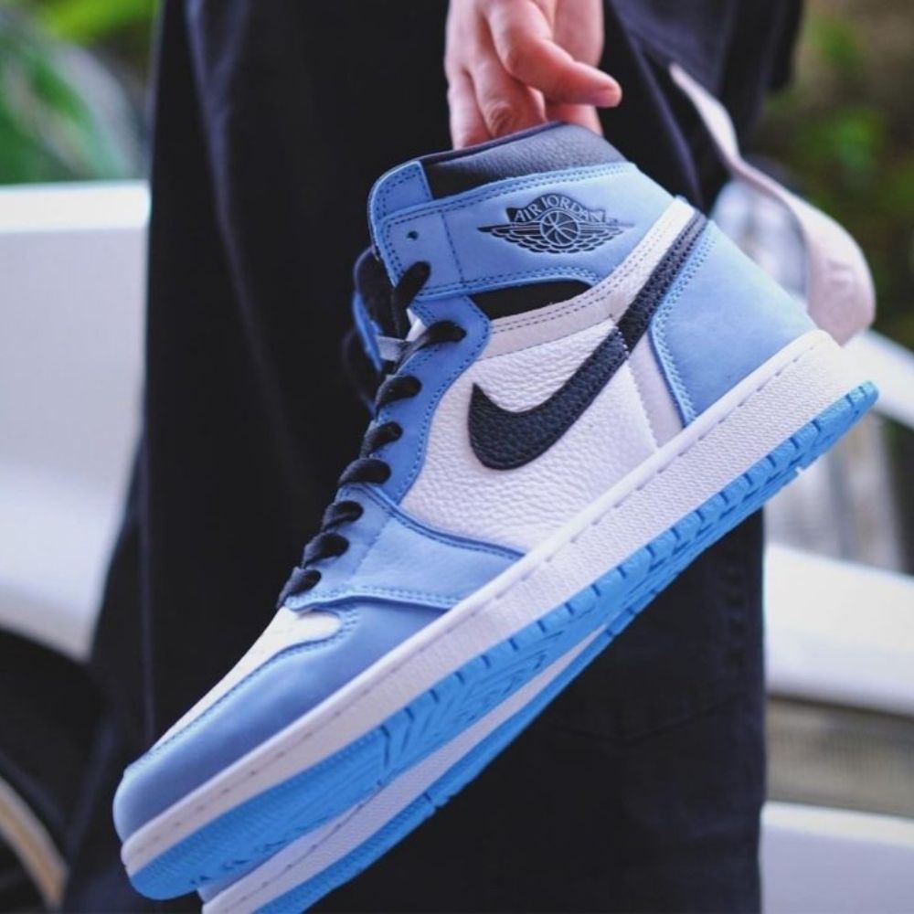 Air Jordan 1 Retro High OG University Blue