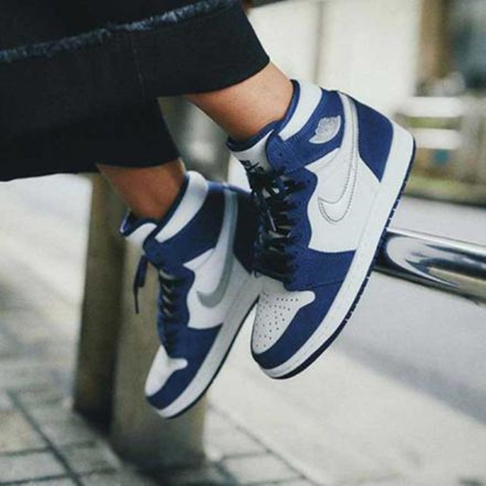 Air Jordan 1 Retro High Midnight Navy