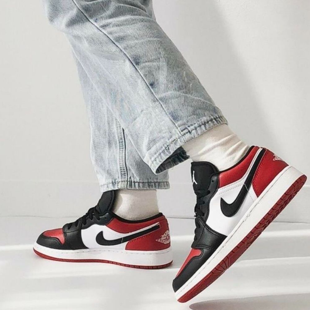 Air Jordan 1 Low Bred Toe