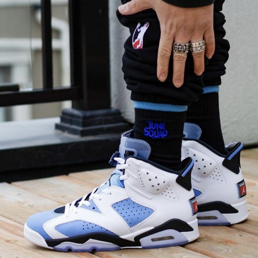 Air Jordan 6 Retro University Blue