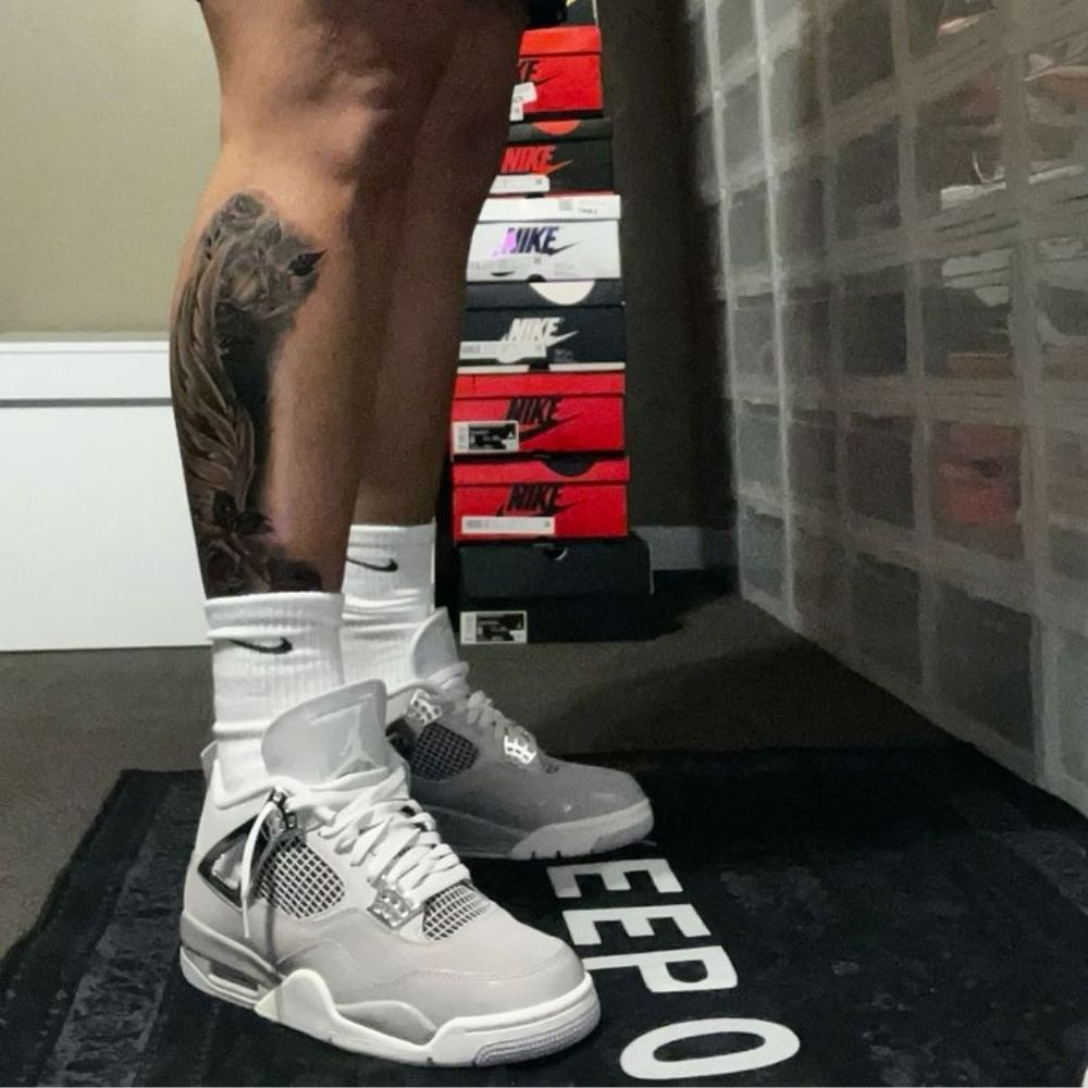 Air Jordan 4 Retro Frozen Moments