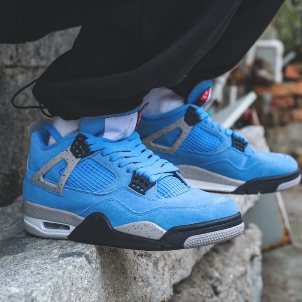 Air Jordan 4 Retro University Blue
