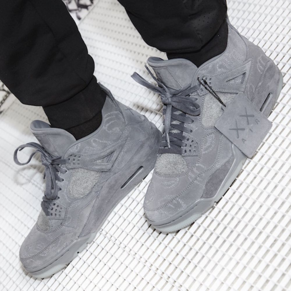 Air Jordan 4 Retro x KAWS Cool Grey