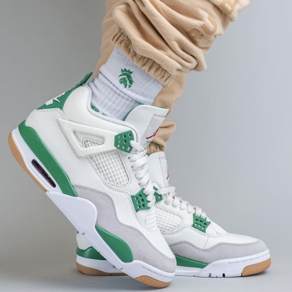 Air Jordan 4 Retro SP x Nike SB  Pine Green