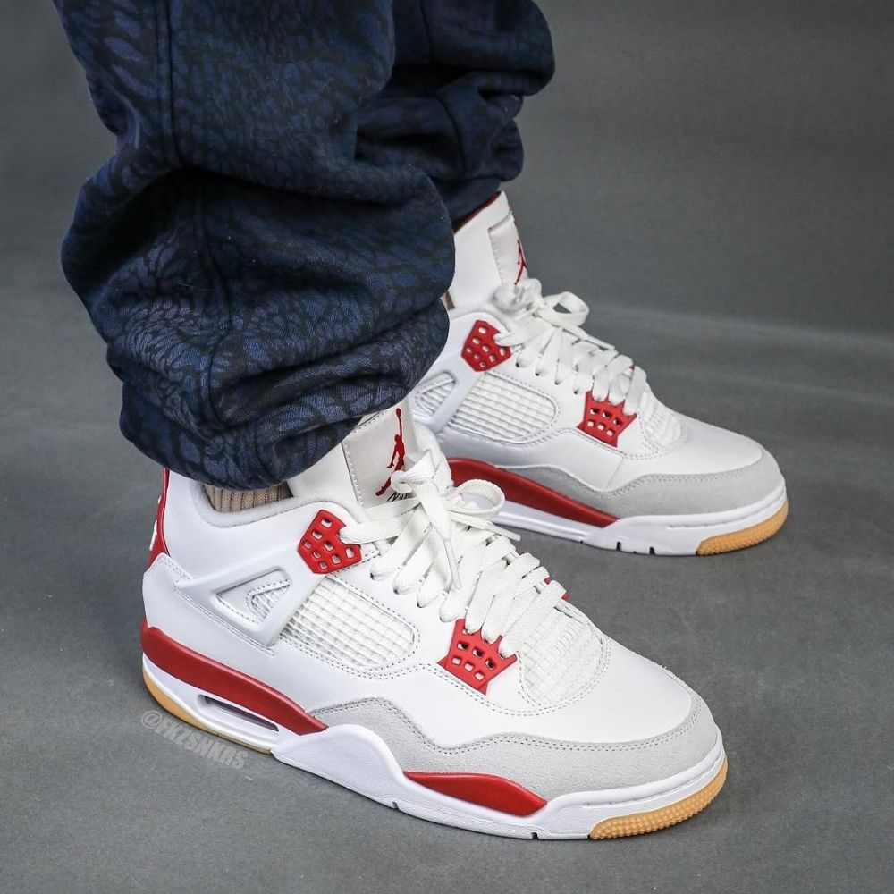 Air Jordan 4 x Nike SB Varsity Red
