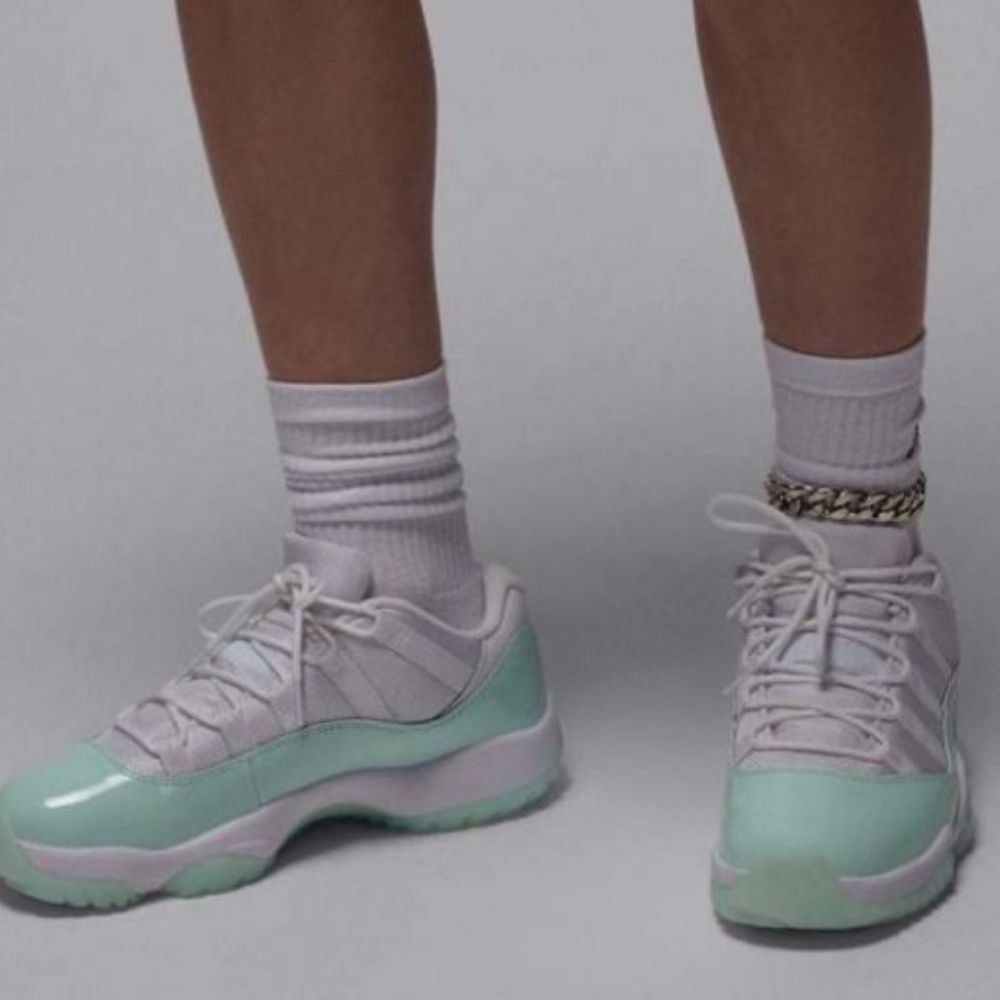 Air Jordan 11 Retro Low Igloo White