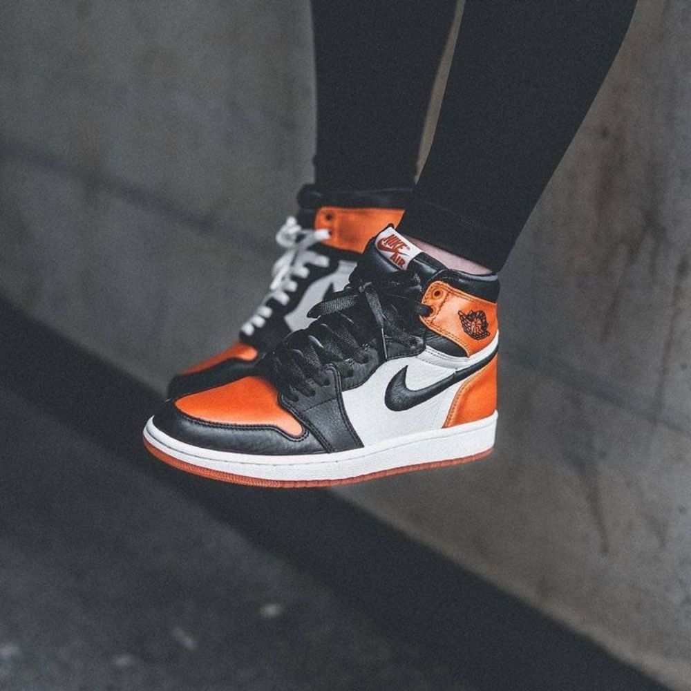 Air Jordan 1 Retro High OG Satin Shattered Backboard Orange