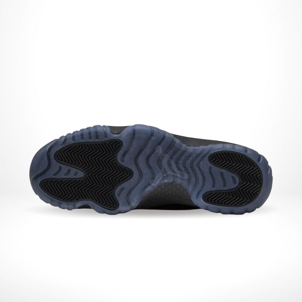 Air Jordan 11 Retro Cap and Gown