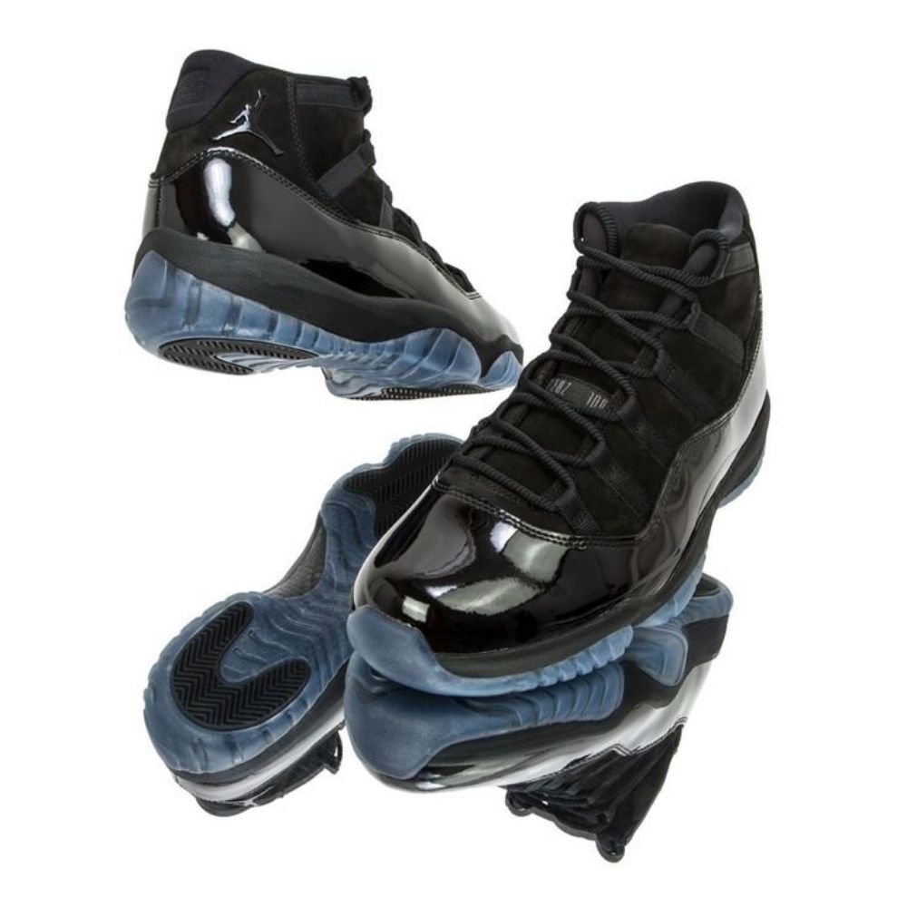 Air Jordan 11 Retro Cap and Gown