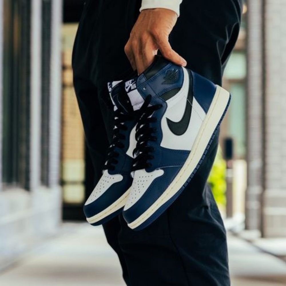 Air Jordan 1 Retro High OG Midnight Navy