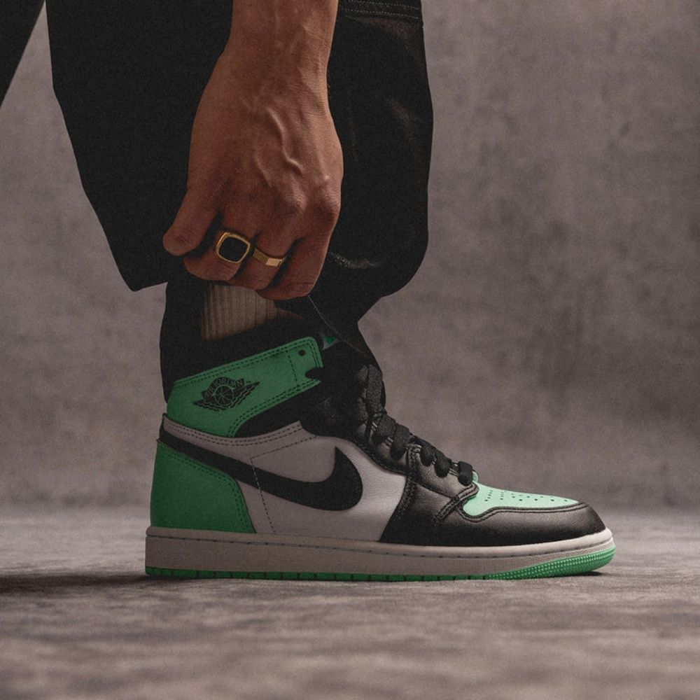 Air Jordan 1 Retro High OG Green Glow