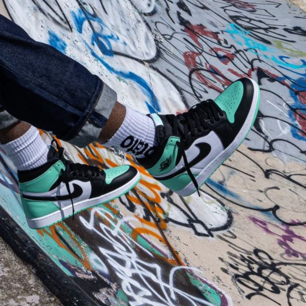 Air Jordan 1 Retro High OG Green Glow