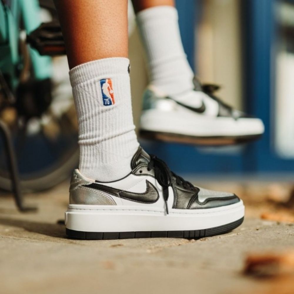 Air Jordan 1 Low SE Black Metallic Silver