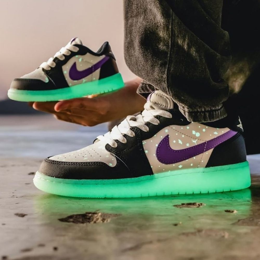 Air Jordan 1 Retro Low OG GS Black Raspberry