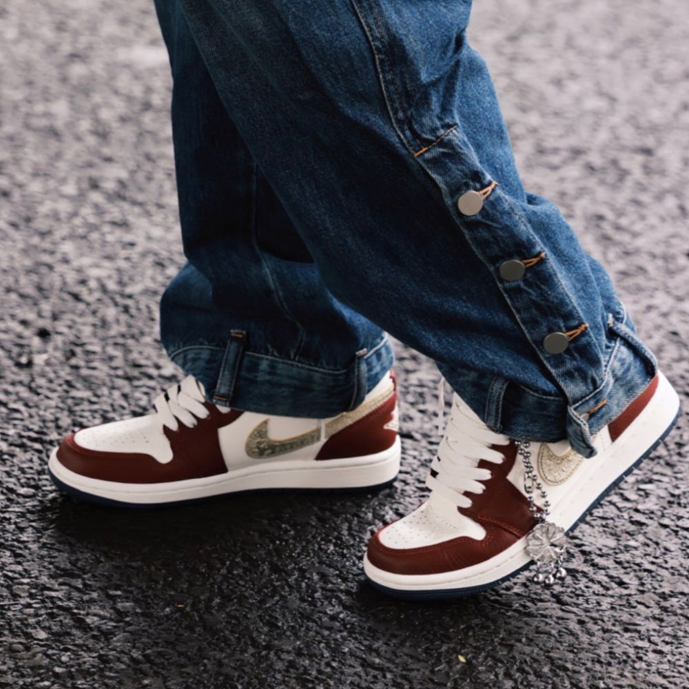 Air Jordan 1 Low SE Year of the Dragon Burgundy