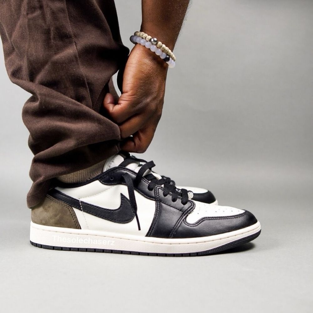 Air Jordan 1 Retro Low OG Mocha