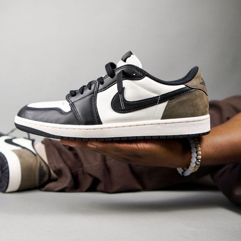 Air Jordan 1 Retro Low OG Mocha