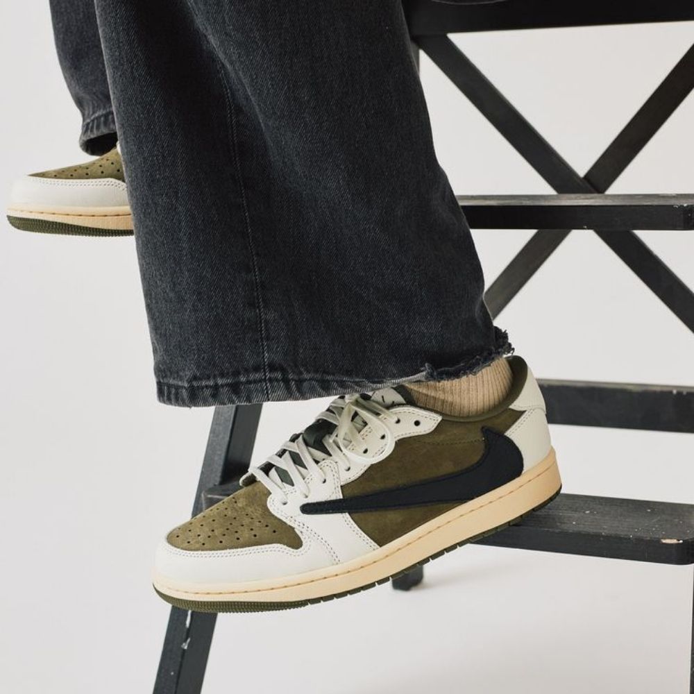 Air Jordan 1 Retro Low OG SP x Travis Scott Medium Olive