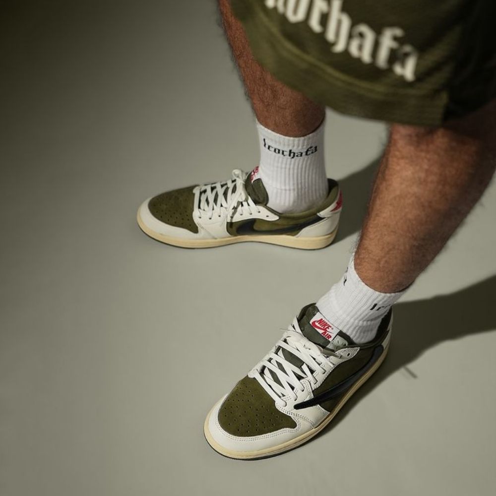 Air Jordan 1 Retro Low OG SP x Travis Scott Medium Olive