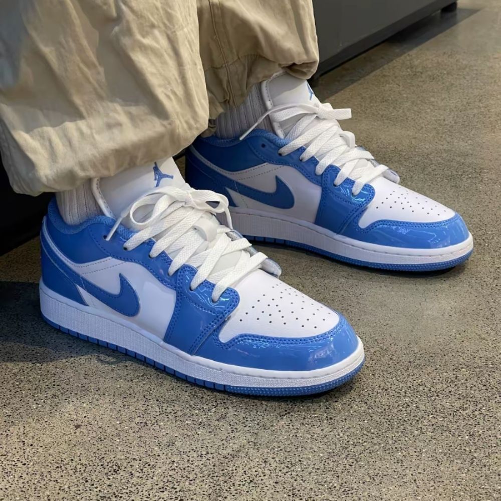 Air Jordan 1 Low SE Legend Blue
