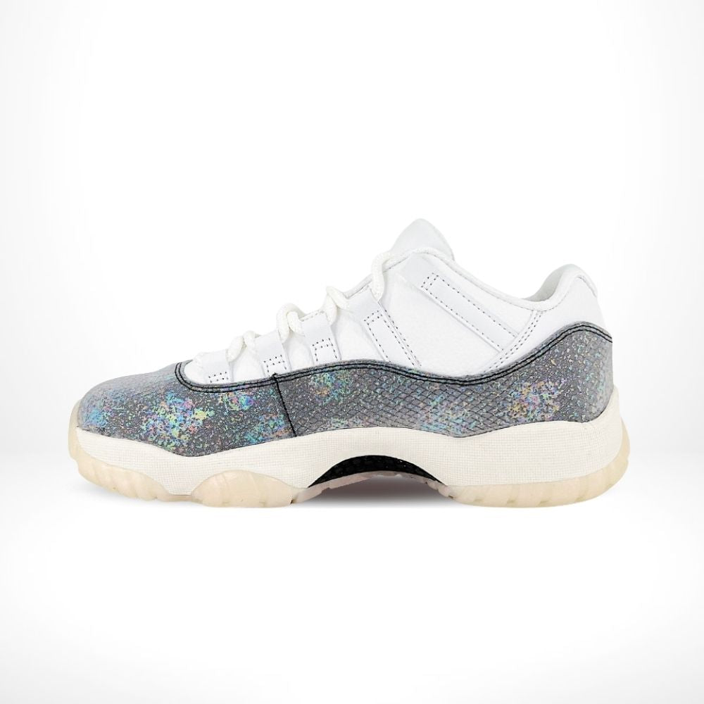 Air Jordan 11 Retro LNY Grey Summit White