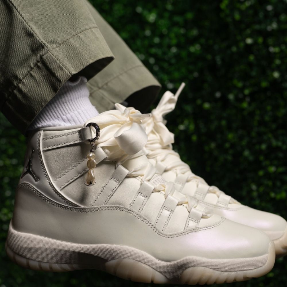 Air Jordan 11 Retro Pearl White