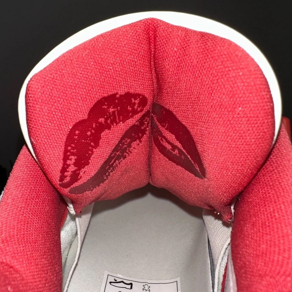 Air Jordan 4 Valentine’s Day